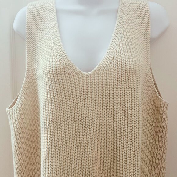 Gap Relaxed Sweater Vest - Picture 2 of 5